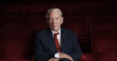 Donald Sutherland, Star of 'M.A.S.H.' and 'The Hunger Games,' Dies at 88