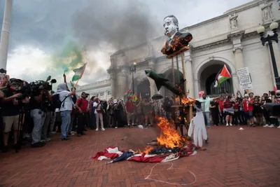 House Republicans Replace US Flags Removed by Anti-Israel Protesters at Union Station