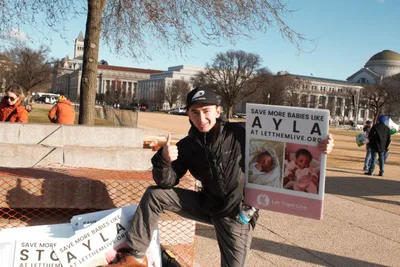 'Pro-Life Spiderman' Climbs Skyscrapers, Risks Everything to 'save these babies''