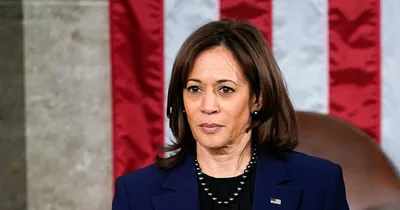 Three Buses of Immigrants Dropped at U.S. Vice President’s Home