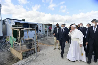 Pope Francis calls migrant crisis 'a shipwreck of civilization' during refugee camp visit