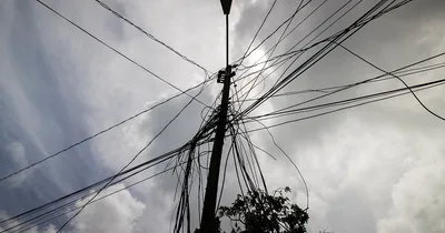 Power flickers on in Puerto Rico after island-wide blackout