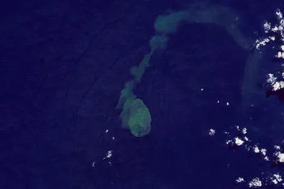 ApocalypseWatch2022: A 'Sharkcano' Eruption Caught On Camera in Pacific Ocean - RELEVANT