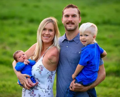 Bethany Hamilton Praises God for Birth of Second Child; 'Soul Surfer' Director Praises 'Awesome Mom'