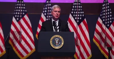 Megachurch Pastor Tells Congress, President to 'pray for wisdom,' Humble Themselves
