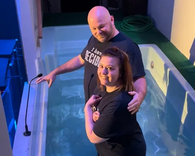 UK resident gets Texas-sized welcome, baptism after watching services online | Baptist Press