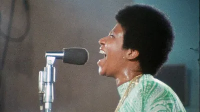 Aretha Franklin Sings Sweet Sounds, Recalls Roots in ‘Amazing Grace’ Documentary