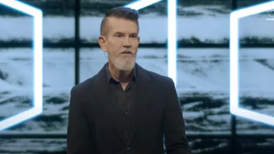 Hillsong Shrinks Dramatically in US - Phoenix Pastor Latest to Pull Out as Global Church Faces Scandals