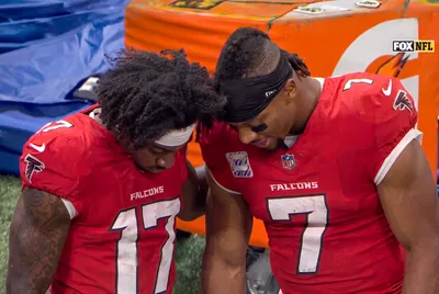Bijan Robinson Stopped to Pray With Falcons Rookie Zachariah Branch After His Second Fumble