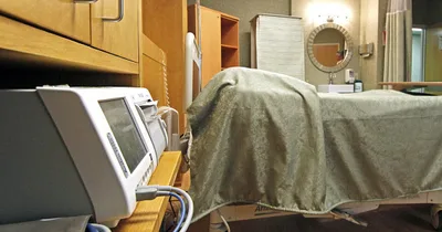 US maternal mortality rate drops to lowest level in five years