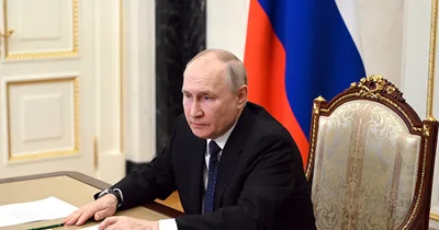 Russia continues barrage on Ukrainian grain port