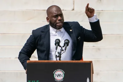 Pastor Jamal Bryant calls pastors to form ‘prayer wall’ against racism amid Ahmaud Arbery trial
