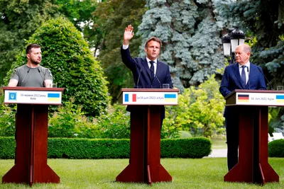 Leaders Pledge Arms and EU Path for Ukraine in Kyiv Visit