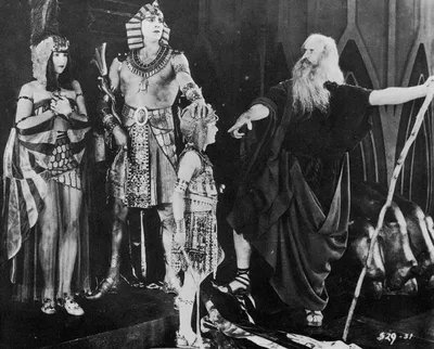 Louisiana May Soon Require Public School Classrooms to Display the Ten Commandments
