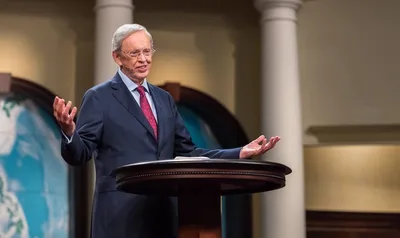 Charles Stanley, Baptist Pastor and Televangelist, Dies at 90