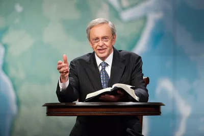 Charles Stanley Honored by Baptist College with Endowed Faculty Chair of Theology