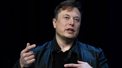 Musk Says He Would Reverse Twitter's Ban of Donald Trump