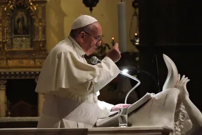 Francis' message to the Italian Church: imitate Jesus in humility, service