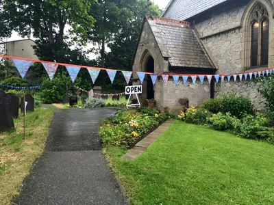 Worship numbers drop as churches close, poll finds