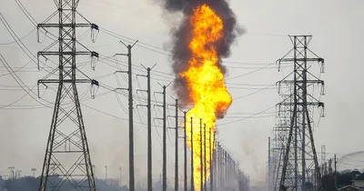 Texas Suburb Evacuated after Pipeline Explosion, Fire