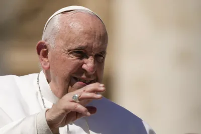 Pope Allows Women to Vote at Upcoming Bishops’ Meeting