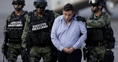 Mexico transfers drug cartel suspects to U.S. custody