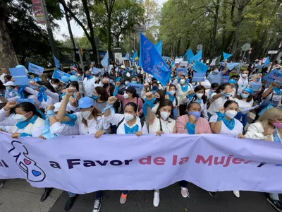 Hundreds of thousands attend march 'for women and for life' in Mexico City