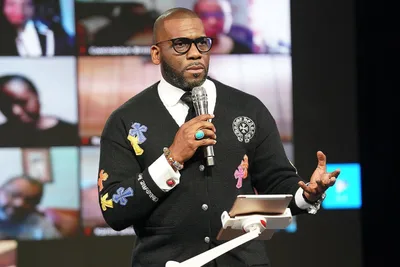 Pastor Jamal Bryant Slams Herschel Walker as Ex-Football Star Takes Slight Lead in Georgia Senate Race