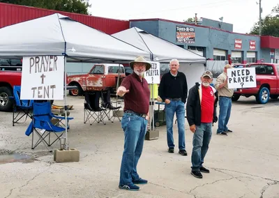 Prayer tent volunteers venture downtown each month | Baptist Press