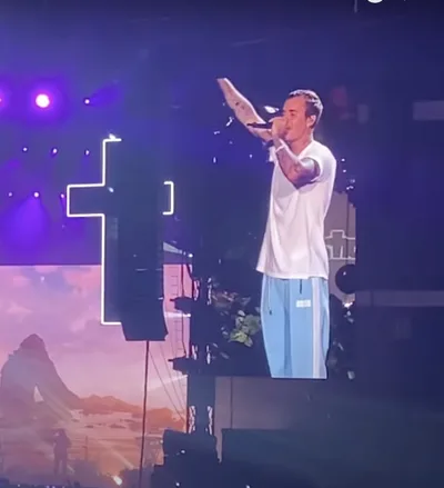 Justin Bieber declares God has wife Hailey ‘in palm of His hands’ following blood clot scare
