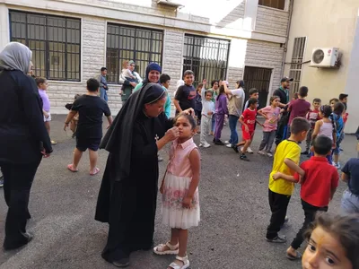 Nuns shelter 800 refugees from conflict in Lebanon