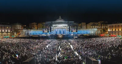 In Naples, Italy, Hundreds Respond to Gospel Call