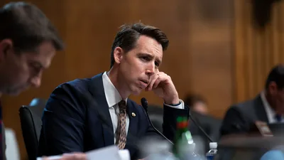 Senator Proposes PELOSI Act to Ban Lawmakers and Spouses from Stock Profits from Insider Knowledge