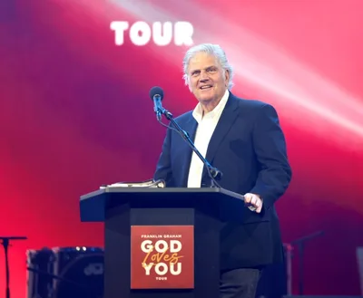 Franklin Graham Says Pope Francis Doesn't Have the Right to Bless 'what God calls sin'