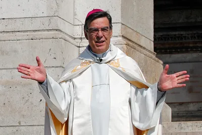 Paris archbishop offers to resign over ‘ambiguous’ relations