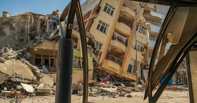 Turkey Officials Jail 184 after Quake