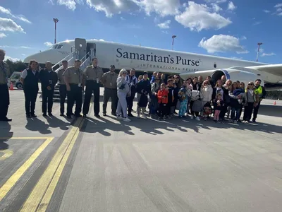 Ukrainian refugees arrive in Canada as part of 'God's Mercy Flight'