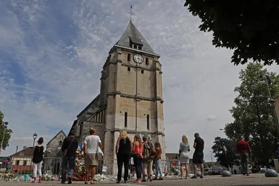 4 convicted in Islamic State killing of French priest