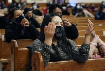 Church in NY Virus Epicenter Leads Congregants Out of Sorrow