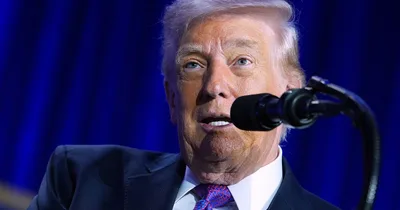 Trump brings politics, insult to National Prayer Breakfast