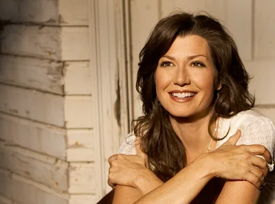 Amy Grant Criticized over Plan to Host Niece's Lesbian Wedding