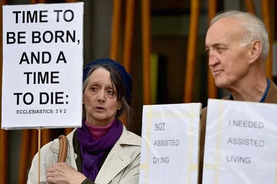 Doctor, Christian Medical Group Sue New Mexico over Physician Assisted Suicide Law