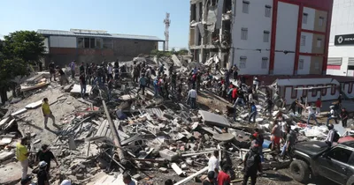 Dozens Confirmed Dead after Massive Quake Hits Colombia