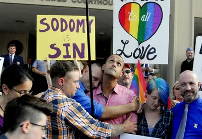 Kentucky Clerk Kim Davis, Who Refused Marriage Licenses to Same-Sex Couples, Released From Jail