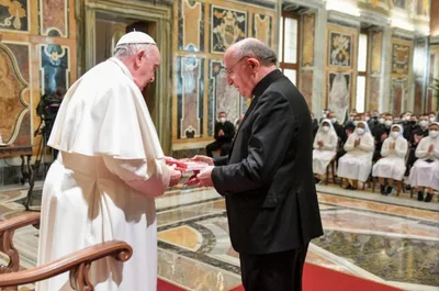 Pope Francis to priests: Don’t ‘remain barricaded in the sacristy’
