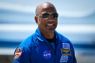 Christian Artimus II Pilot Victor Glover Reflects on God's Creation from Space