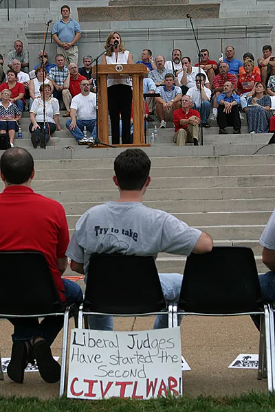 Mo. voters amend constitution to ban homosexual marriage | Baptist Press