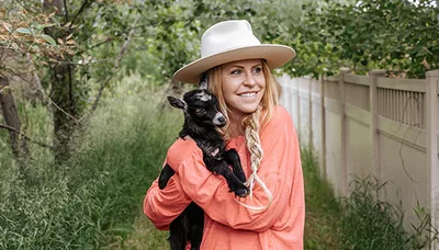 ‘No kidding!’ Mom walks 580 miles with baby goat to raise awareness, fight human trafficking