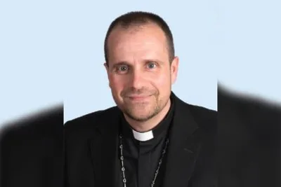 Spanish bishop gets civilly married