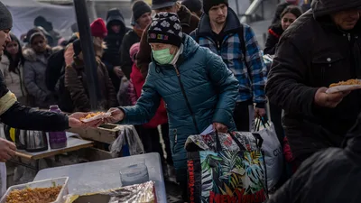 'We Need to Be Prepared': Volunteers Work Round the Clock in Lviv to Prep Supplies for Refugees, Ukrainian Army